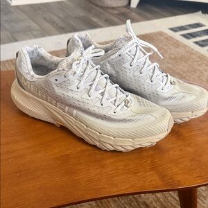 Merrell Agility Peak 5 Women's Beige Trail Running Sneakers